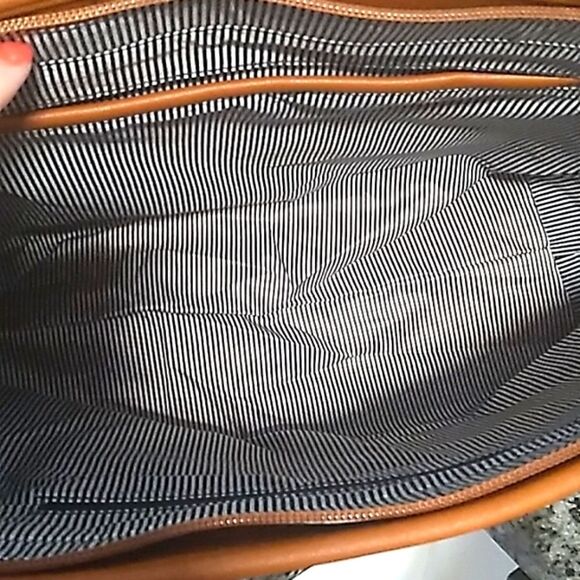 Deluxity Los Angeles Bag. NWT - Picture 9 of 13